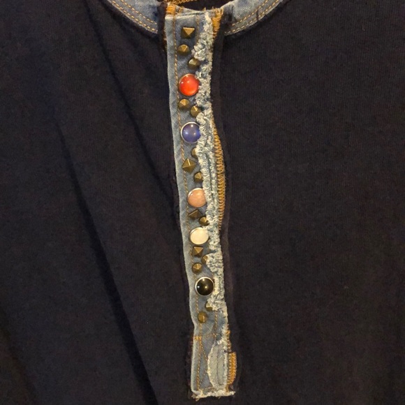 Top - Picture 4 of 6